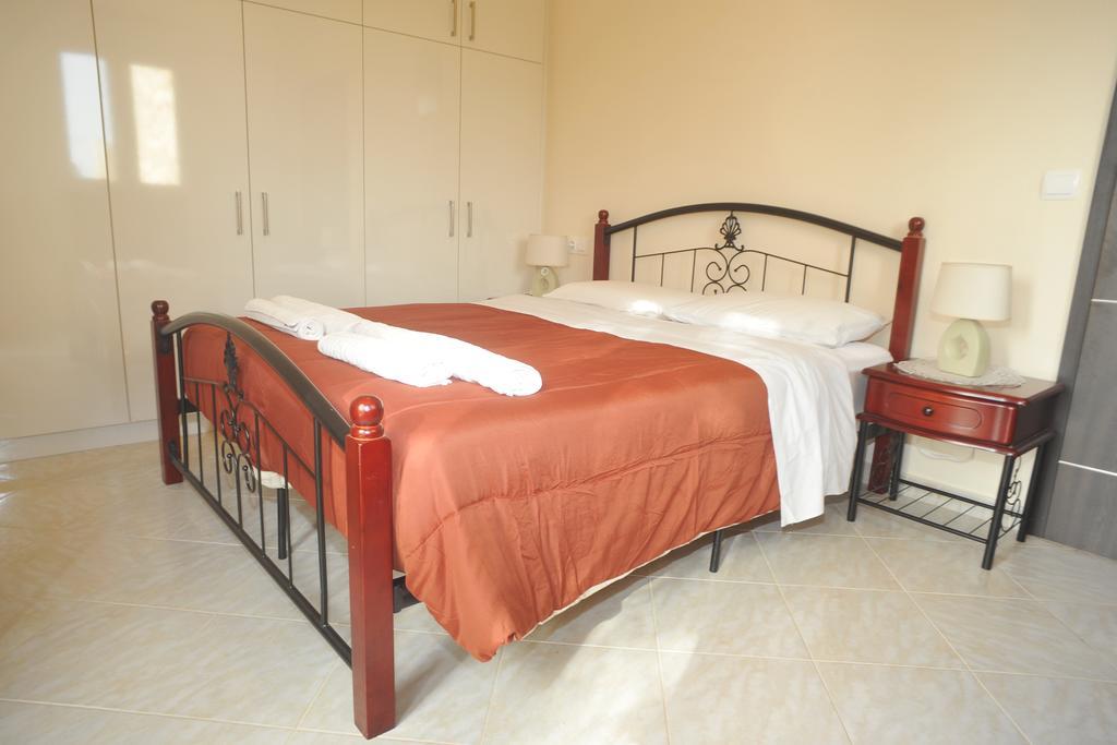 Villa Poulades Gouvia Zimmer foto