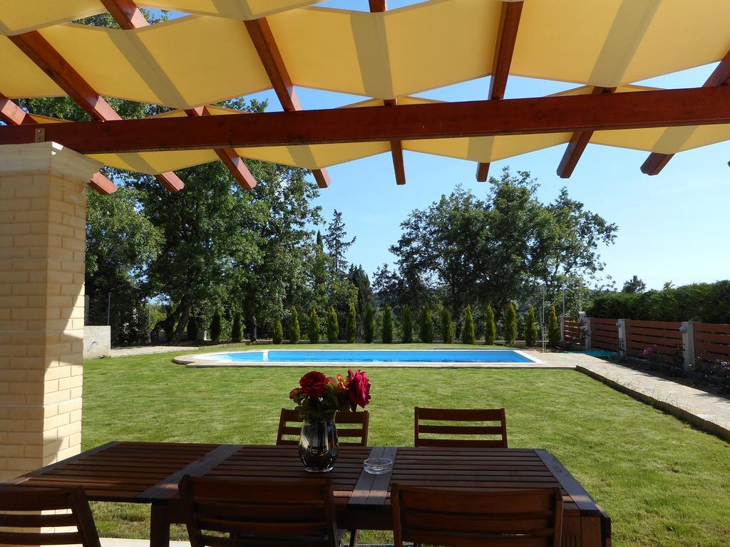 Villa Poulades Gouvia Exterior foto